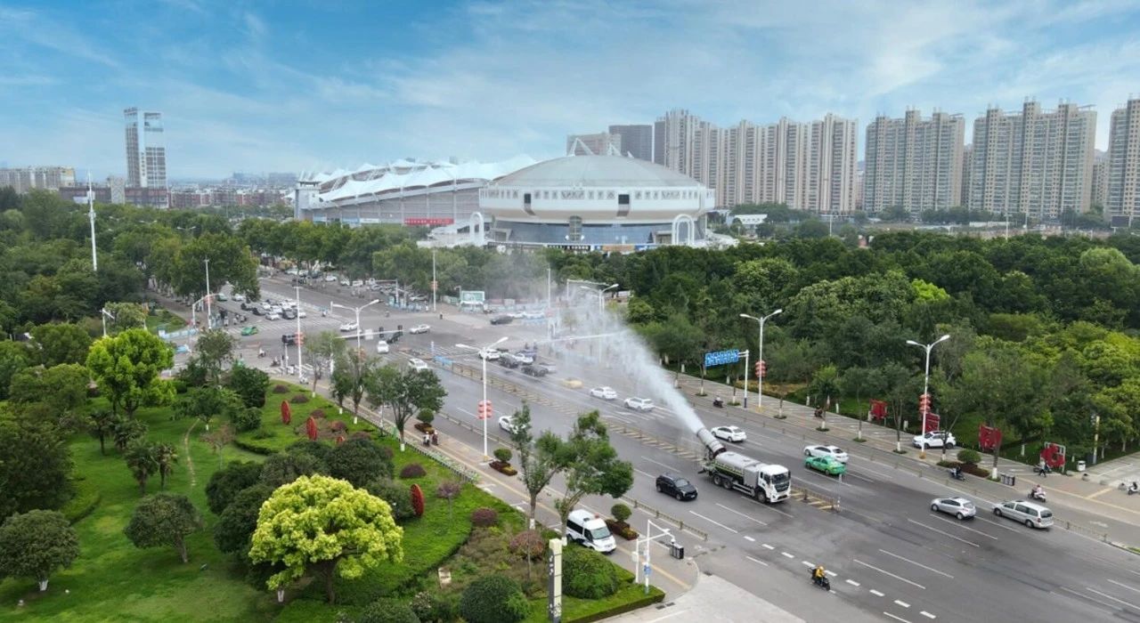 庄闲游戏环境荣登“城市服务十大影响力企业”和“环卫装备十大影响力企业”双榜
